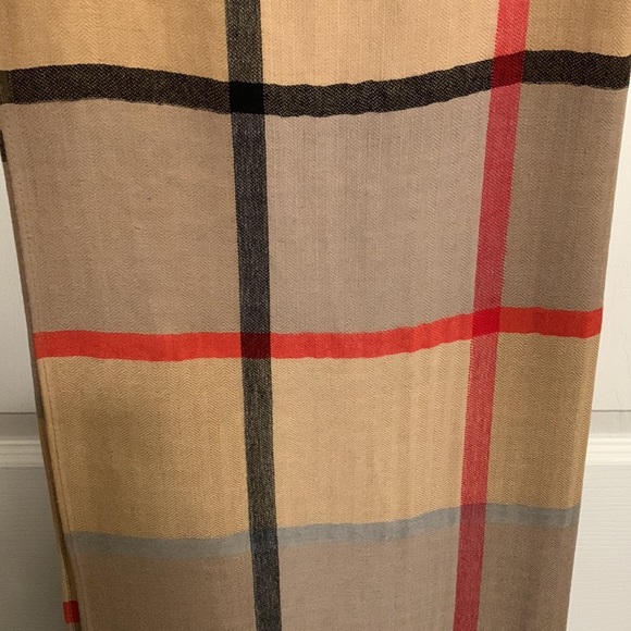 Traditional Oversized 100% Viscose Plaid Scarf - Picture 2 of 6